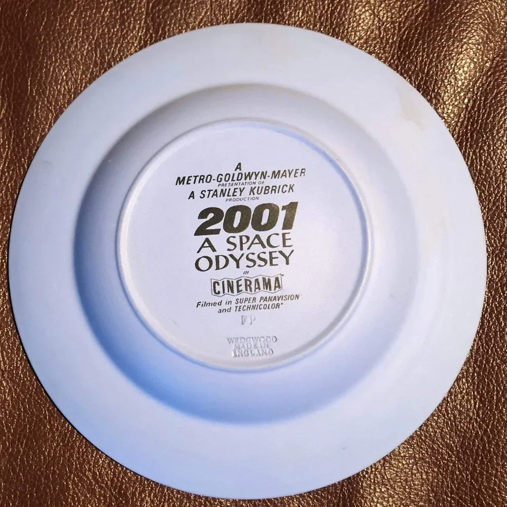 Wedgwood 2001 A Space Odyssey blue white gold decorative ashtray / plate - Picture 4 of 4